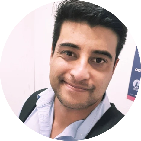 <span class="logo-hca"> </span>Angelo Ramirez R. <br/> Gerente de Ventas y Servicio